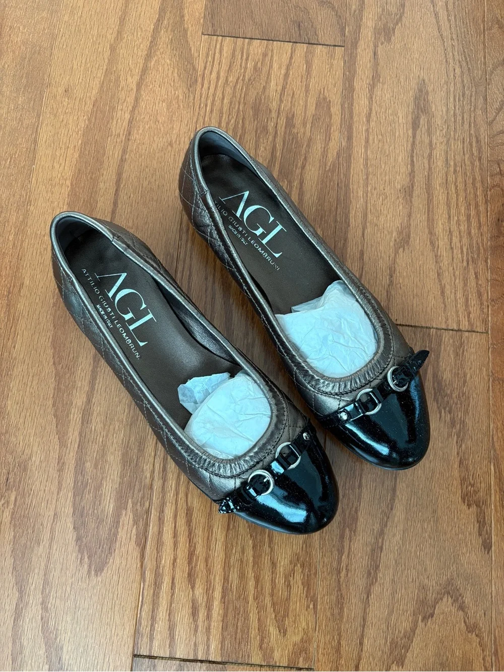 AGL Women’s Cap-Toe Ballet Flats